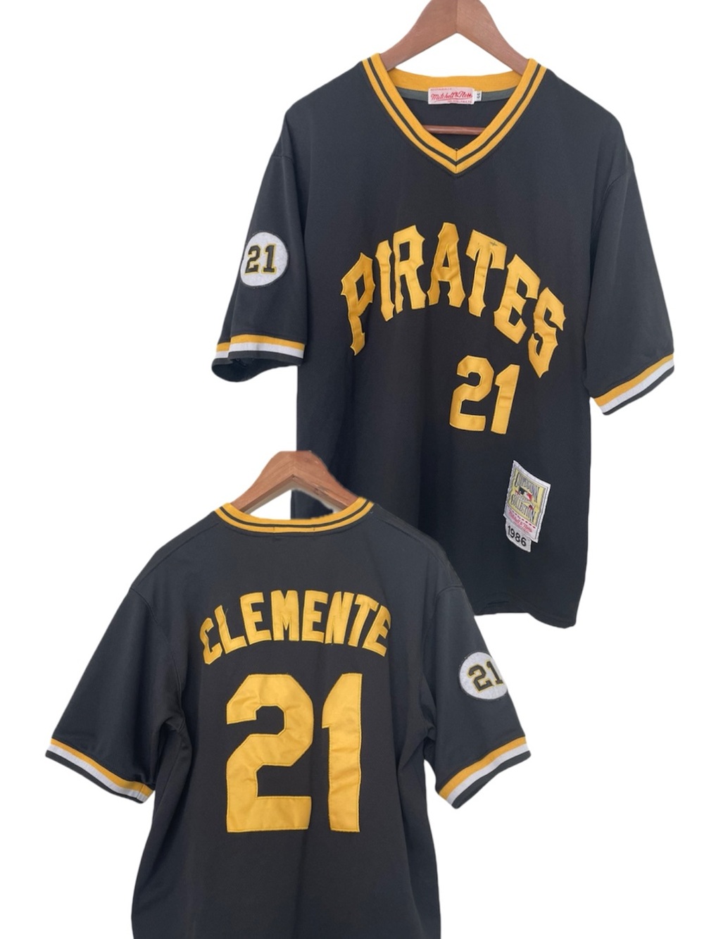Vintage Mitchell & Ness Roberto Clemente Pirates Jersey #21 Size 44 Large
